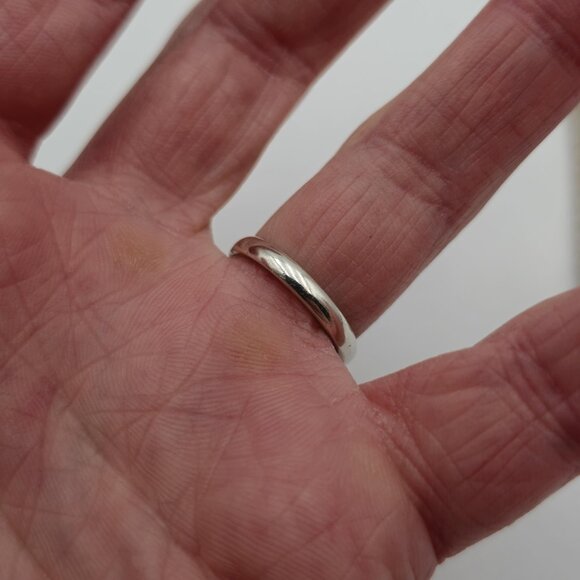 Size 7 Sterling Silver Plain Unisex Band Ring A2640 - Picture 3 of 7